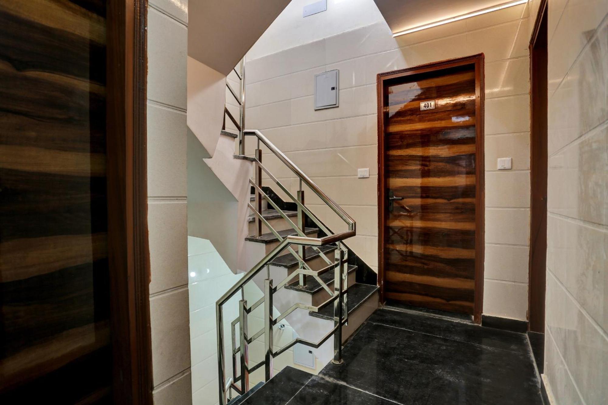 Hotel O Metro Height'S Near Nangloi Railway Metro Station Δελχί Εξωτερικό φωτογραφία