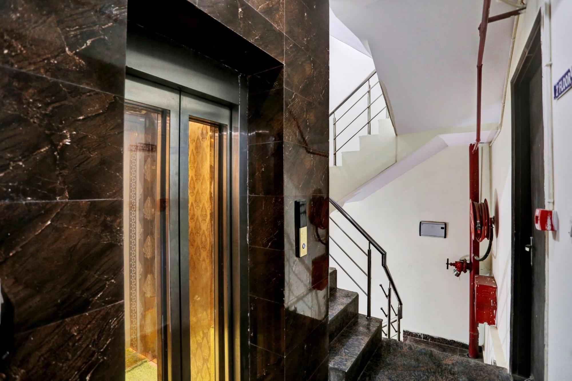 Hotel O Metro Height'S Near Nangloi Railway Metro Station Δελχί Εξωτερικό φωτογραφία