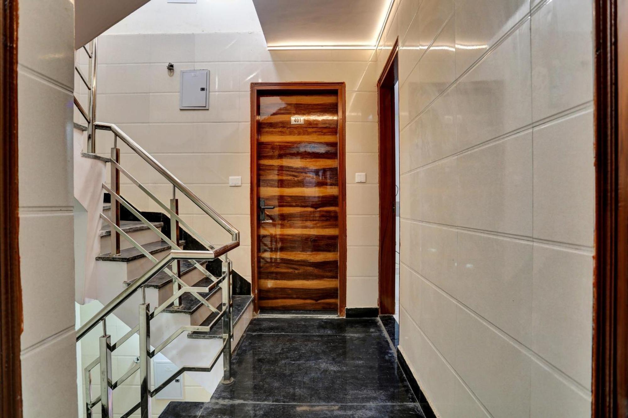 Hotel O Metro Height'S Near Nangloi Railway Metro Station Δελχί Εξωτερικό φωτογραφία