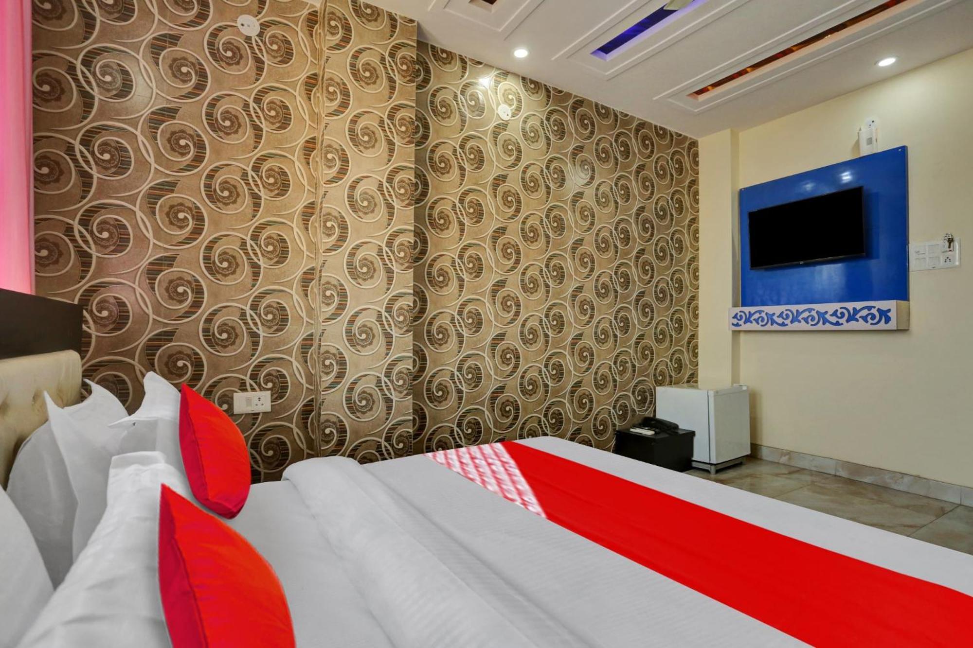 Hotel O Metro Height'S Near Nangloi Railway Metro Station Δελχί Εξωτερικό φωτογραφία